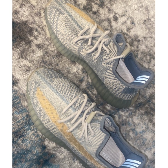 Mens adidas Yeezy Boost 350 V2
Israfil - Picture 3 of 5